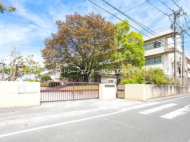 青梅市立河辺小学校(約850m)