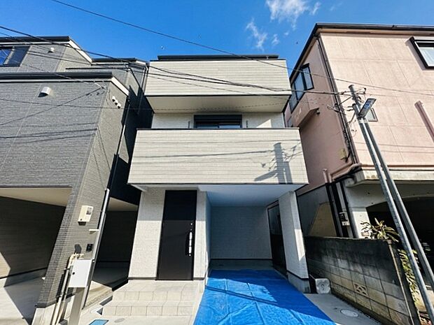 沢山の陽が当る暖かみのある家。ついつい誰かを呼びたくなる家。帰りたくなる家がここにあります。