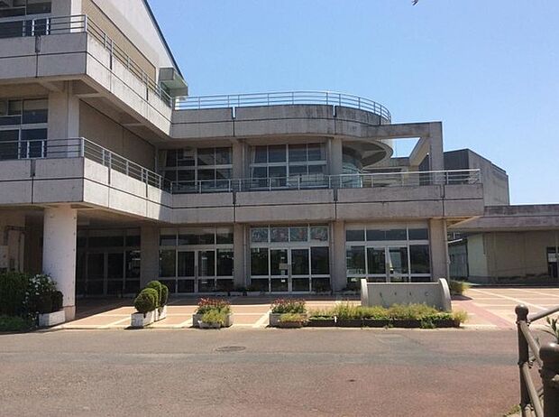 成田市立平成小学校（約700m）