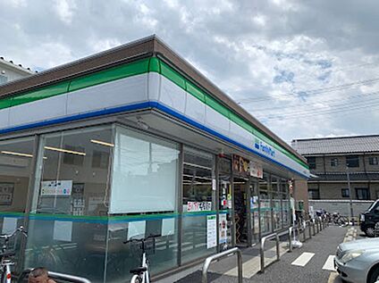 ファミリーマート東大宮五丁目店 100ｍ