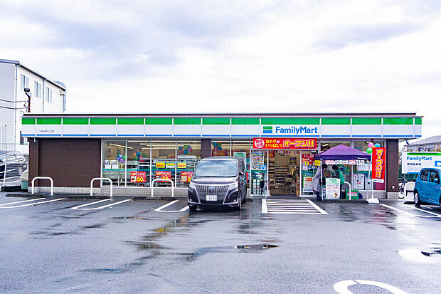 ファミリーマートつきみ野入口店(約520m)