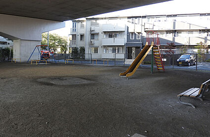 東名下公園 120m(徒歩2分)