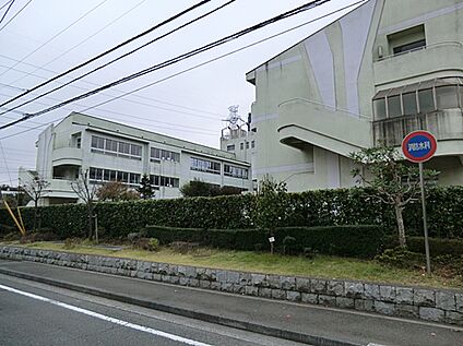 横浜市立茅ケ崎台小学校 1240m(徒歩16分)