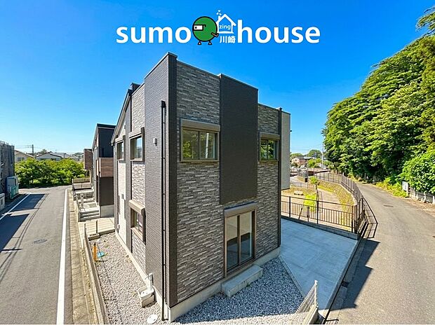 【施工事例】施工例の為、分譲中の建物とは外壁、屋根開口部等の形状・仕様が異なります。