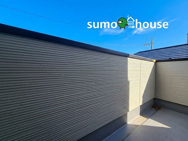 【施工事例】施工例の為、分譲中の建物とは外壁、屋根開口部等の形状・仕様が異なります。
