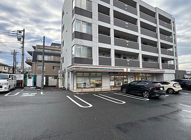 セブンイレブン横浜青葉総合庁舎前店(約600m)