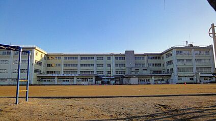 川崎市立南生田小学校 170m(徒歩3分)