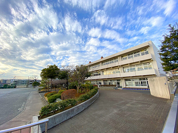 横浜市立新石川小学校（約840m）