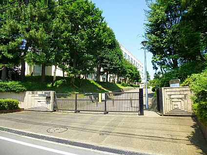 横浜市立山内中学校 1400ｍ(徒歩18分)