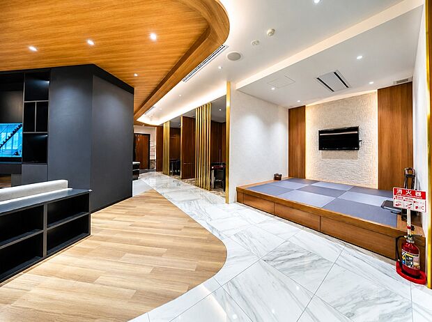 【建築会社ショールーム】木の温もり感じる小上がり。居心地の良い空間づくりのヒントをぜひショールームで見つけませんか。