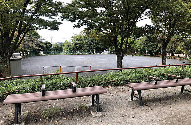 寺尾台第1公園(約250m)