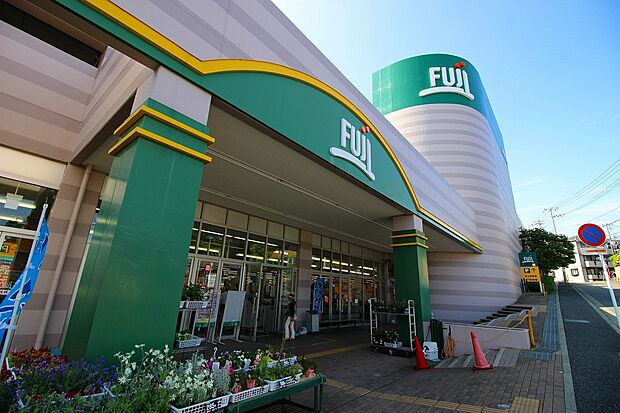 Fuji上野川店(約1,640m)