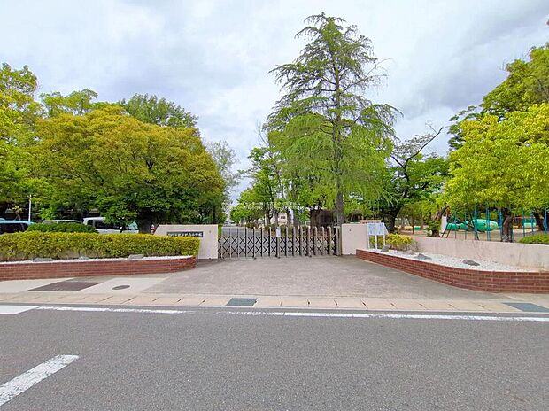 刈谷市立かりがね小学校まで480m