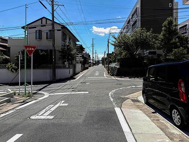 閑静な住宅街でのびのび子育てできる住環境です♪
