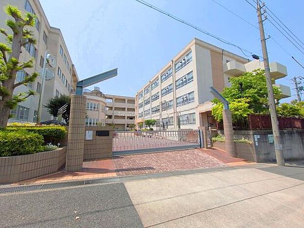 名古屋市立左京山中学校(約300m)