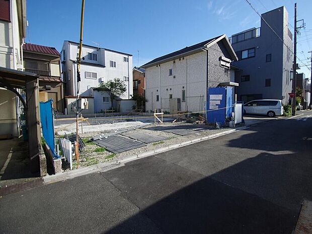 【現地外観写真】建築中のためモデルハウスで構造説明会を開催しております☆設備や構造などご説明いたします！お気軽にお問い合わせください♪