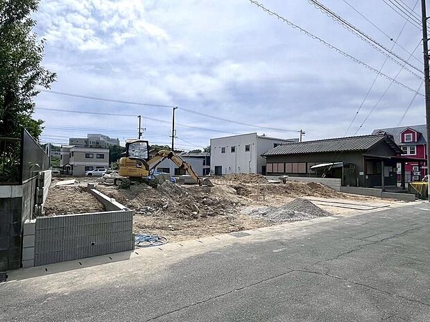 【現地外観写真】建築中のためモデルハウスで構造説明会を開催しております☆設備や構造などご説明いたします！お気軽にお問い合わせください♪