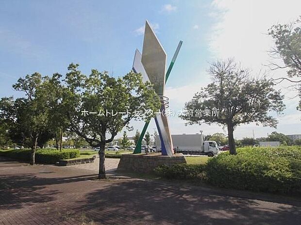 刈谷市総合運動公園（約900m）