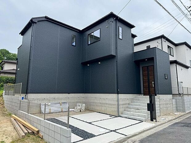 【現地外観写真】2号棟堂々完成いたしました!ぜひ現地にて、実際の建物・街並み・陽当たり等ご確認下さい♪お気軽にお問い合わせください☆