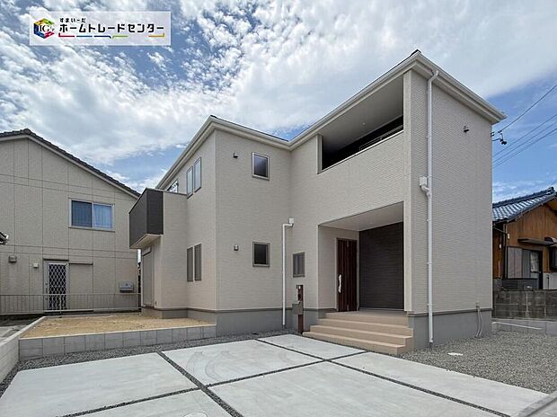 【現地外観写真】堂々完成いたしました!ぜひ現地にて、実際の建物・街並み・陽当たり等ご確認下さい♪お気軽にお問い合わせください☆