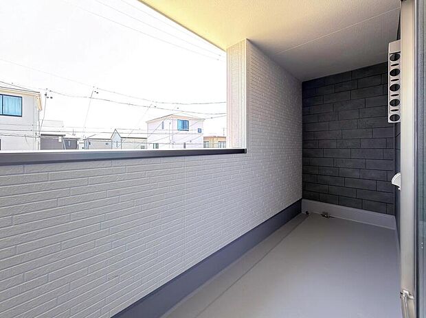 【バルコニー】雨の日も洗濯物が濡れる心配のないインナーバルコニー仕様♪お洗濯だけでなく、ちょっとしたリラックスできる空間になりそうです☆