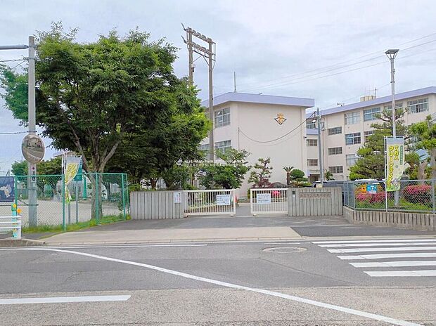 知立市立竜北中学校（約1,500m）
