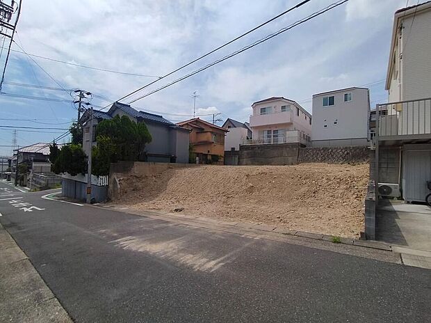 【現地外観写真】建築中のためモデルハウスで構造説明会を開催しております☆設備や構造などご説明いたします！お気軽にお問い合わせください♪