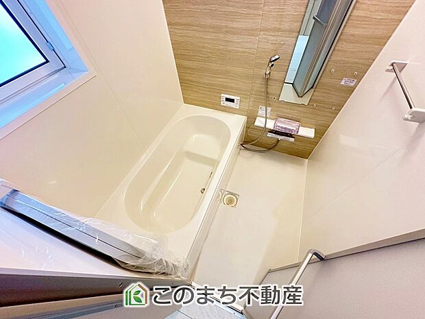 雨の日の洗濯も安心♪換気乾燥暖房機を完備した1坪サイズのシステムバスです 