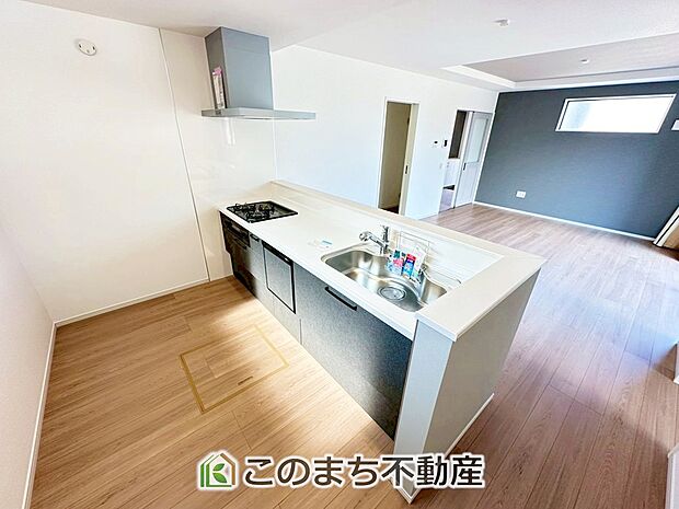 人気の対面式キッチン☆料理をしながらご家族とコミュニケーションが取れます♪