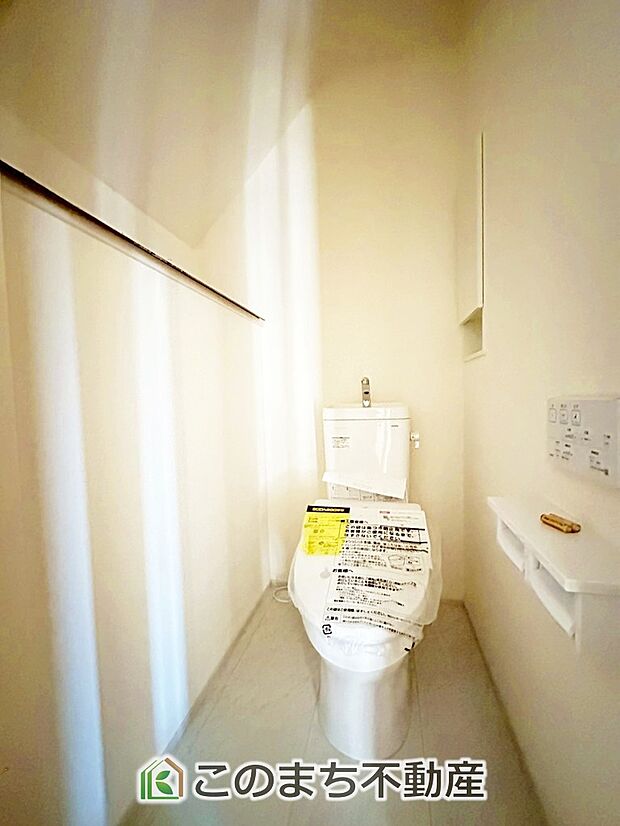 【トイレ】いつも綺麗に清潔に！シャワー付きトイレです♪ 