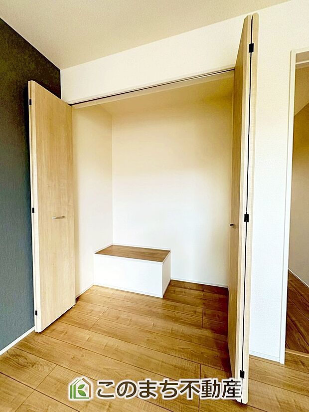 【収納】各部屋にはクローゼットを完備しています！収納が多いお家はすっきりして快適空間です♪ 