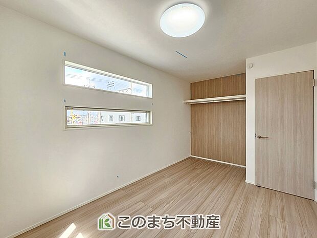 【洋室】南向きで陽当たりの良い洋室♪風通しもよく快適です☆