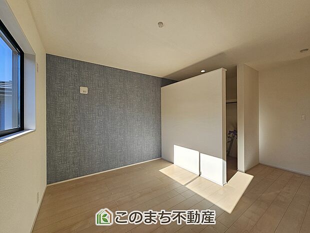 【洋室】南向きで陽当たりの良い洋室♪風通しもよく快適です☆