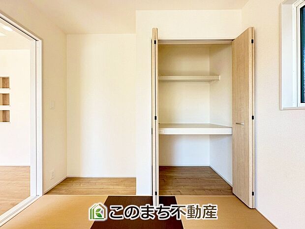 【収納】和室の収納スペースは中棚が付いてますので、お布団をしまうのに最適です♪