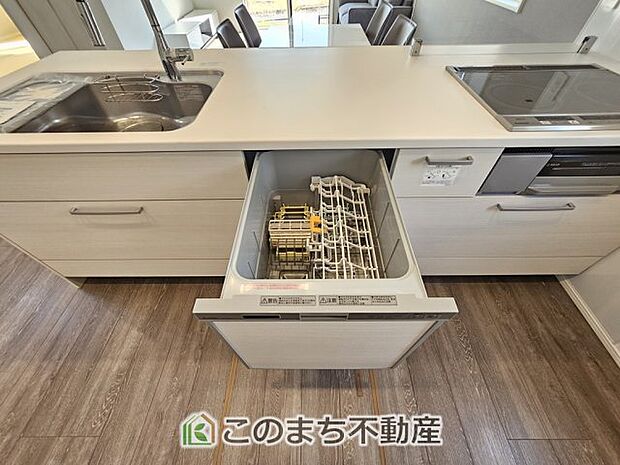 【キッチン】同社施工物件の写真です。※建具やフローリング、その他仕様が違う場合がございます。