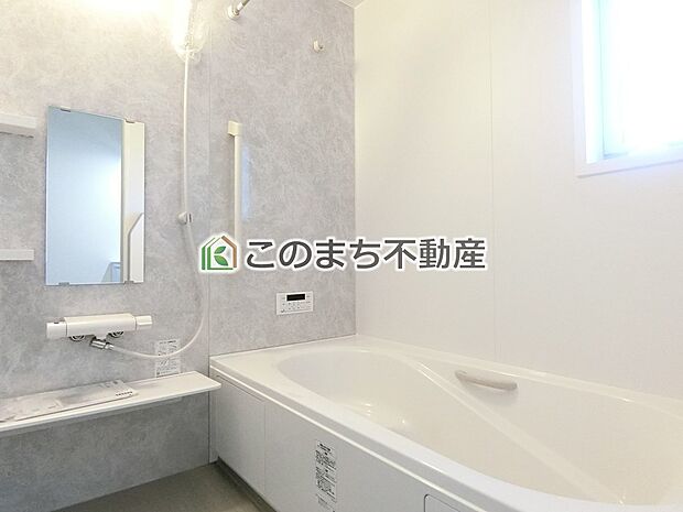 【風呂】同社施工物件の写真です。※建具やフローリング、その他仕様が異なる場合がございます。