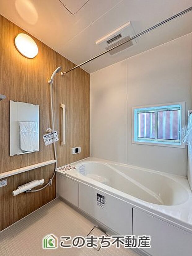 【風呂】同社施工物件の写真です。※建具やフローリング、その他仕様が異なる場合がございます。