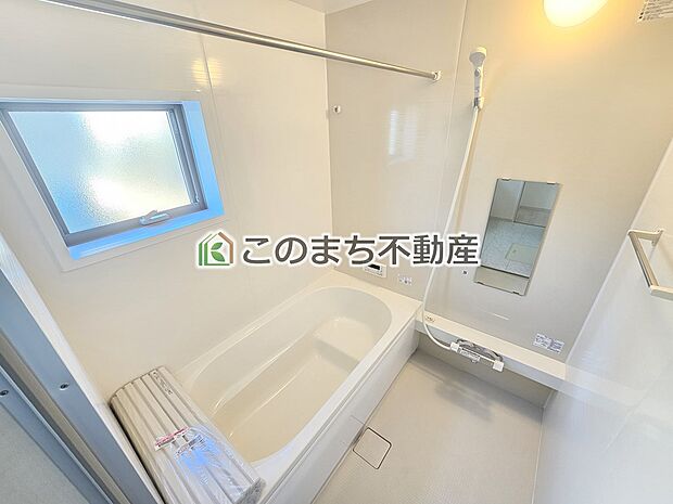 【風呂】同社施工物件の写真です。※建具やフローリング、その他仕様が異なる場合がございます。