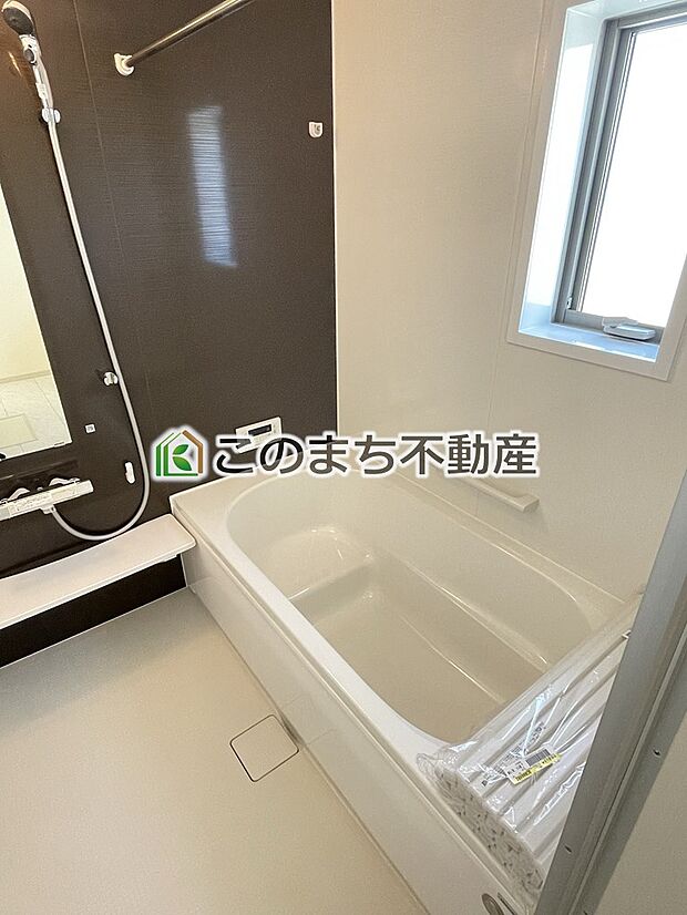 【風呂】同社施工物件の写真です。※建具やフローリング、その他仕様が異なる場合がございます。