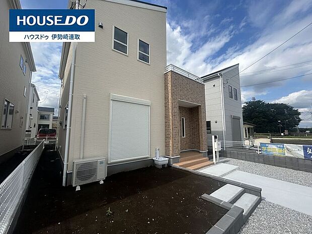 【6号棟 外観写真】個性的な住まいと美しい街並み、そして住みやすい環境を、ぜひ現地でご覧になりませんか。お気軽にお問合せください(^^)