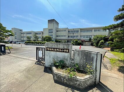 伊勢崎市立あずま南小学校 約270m(徒歩約4分)