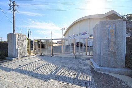 新宮町立新宮小学校 徒歩1471m