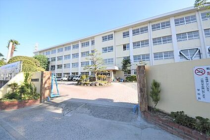 福岡市立長尾中学校 徒歩1279m