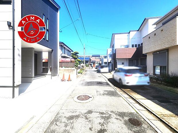 【外観】前面道路含む現地の写真です。
