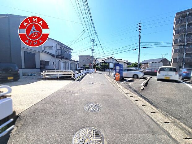 【外観】前面道路含む現地の写真です。