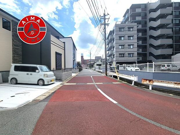 【外観】前面道路含む現地の写真です。