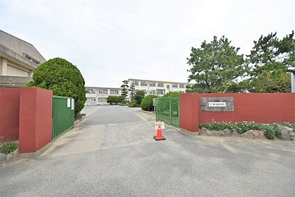 福岡市立和白中学校 徒歩661m
