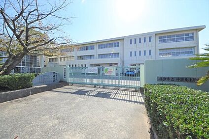 福津市立神興東小学校 徒歩534m