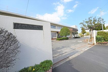 粕屋町立仲原小学校 徒歩834m