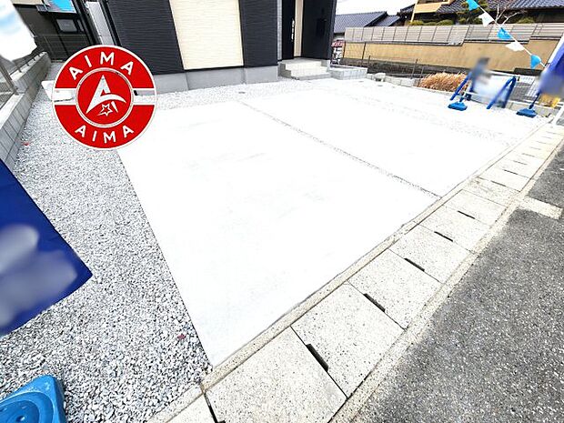 【外観】広々した駐車場になります。